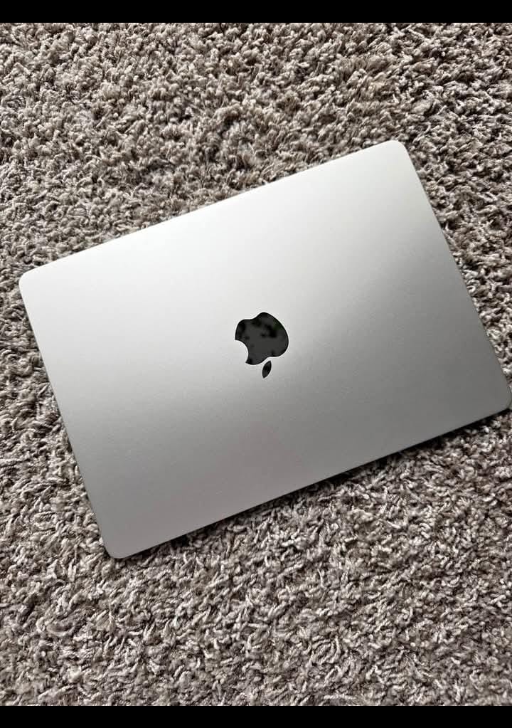 13 inch macbook air with m2 chip