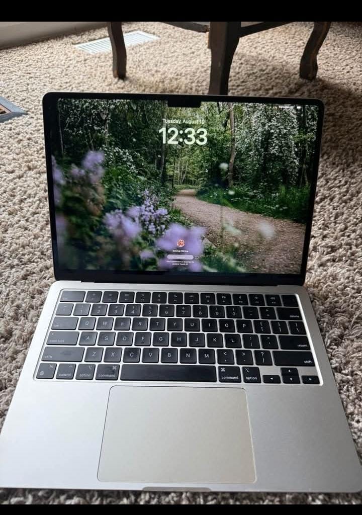 13 inch macbook air with m2 chip